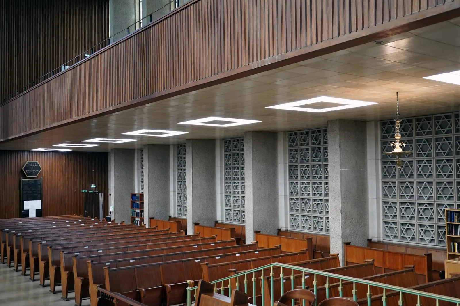 Une Synagogue toute en lumière !